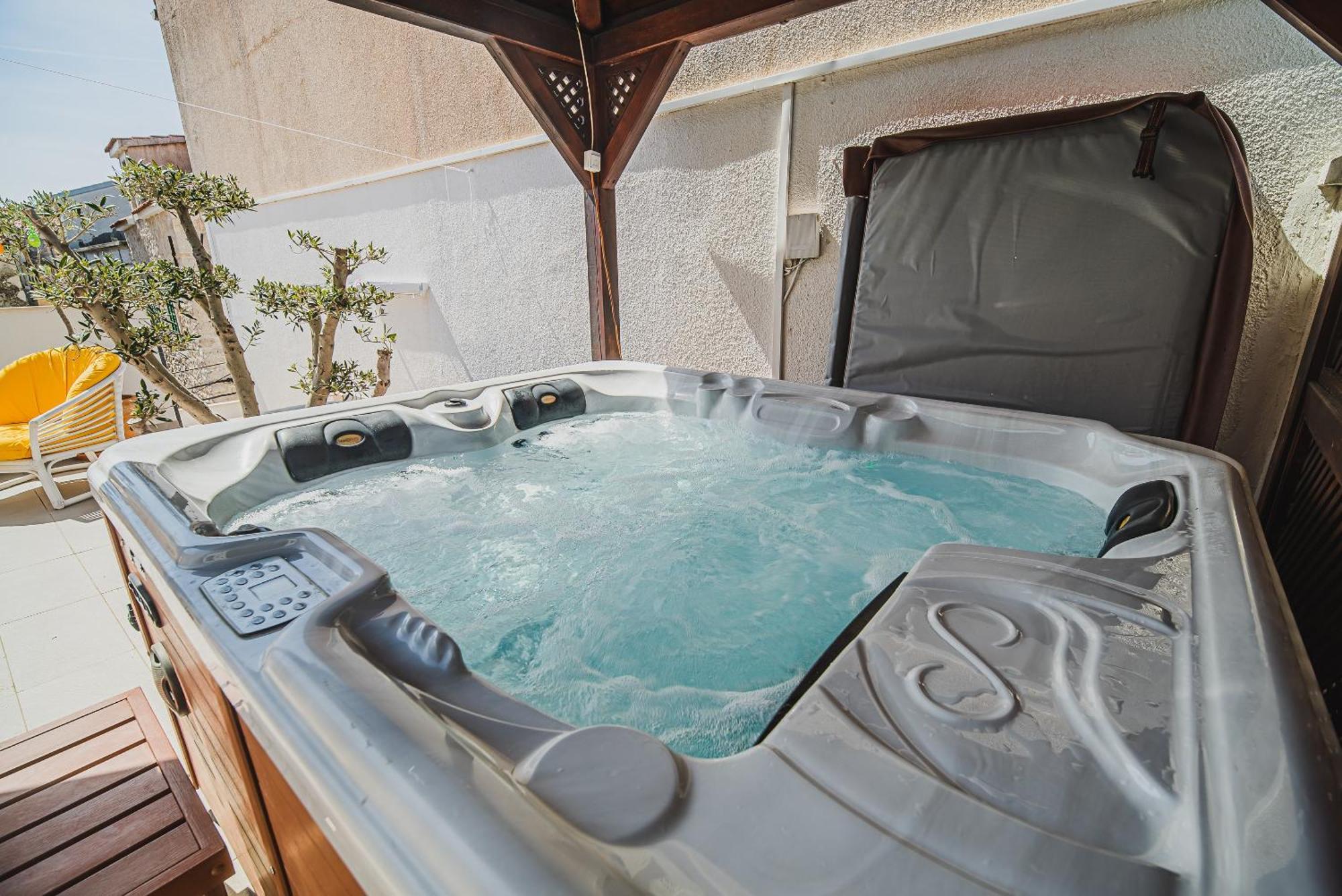 Downtown Luxury Apartments With Hot Tub Vodice Chambre photo